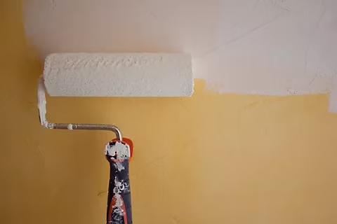 Pourquoi utiliser un primaire en peinture ? Guide complet pour des travaux réussis